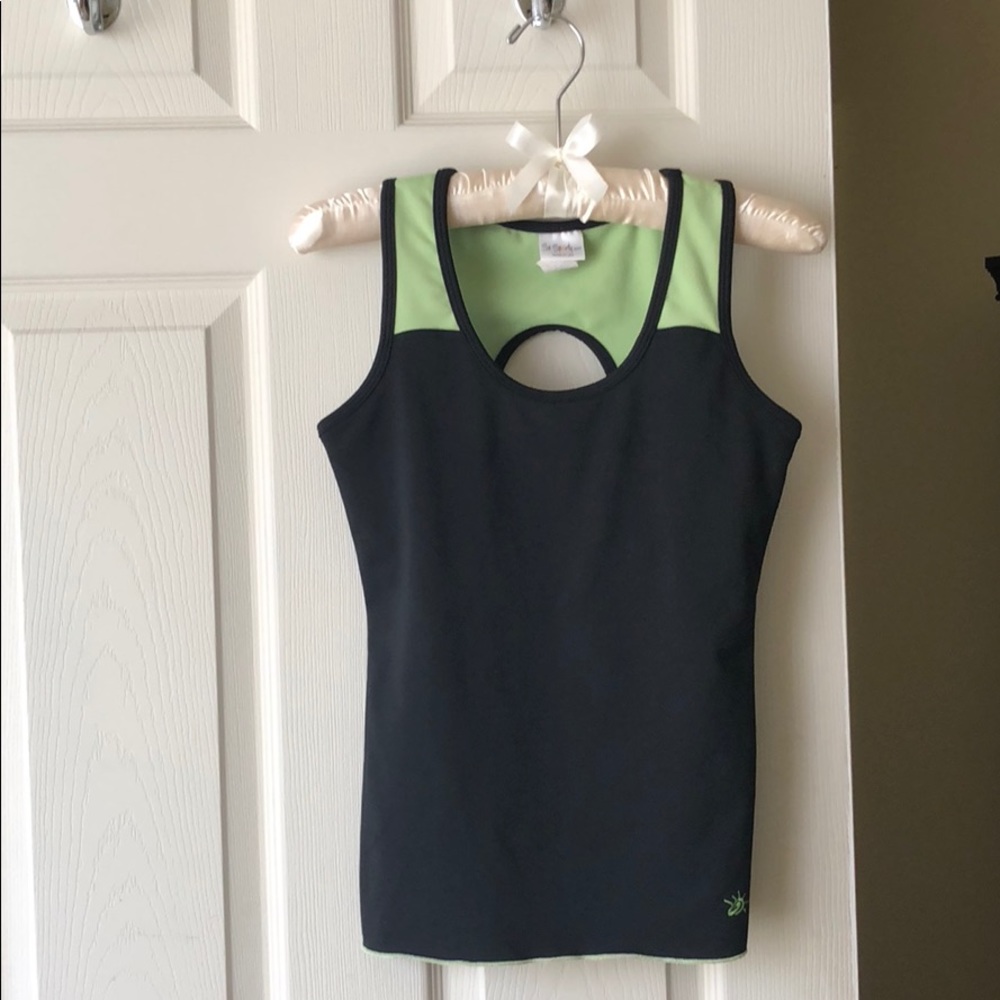Racer back workout top with built-in shelf bra
